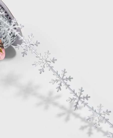 Лента фигурная Sima-Land, 25 мм*10±0,5 ярд (9,1 м±0,5 м), «Снежинки», серебристый