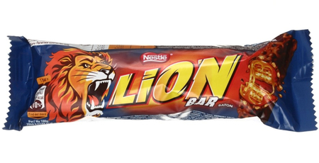 Батончик шоколадный Lion, 42 г, с карамелью и хлопьями, Bar