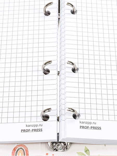 Тетрадь общая А5, 120 л. на кольцах «Лесной паттерн», 160*215 мм, клетка