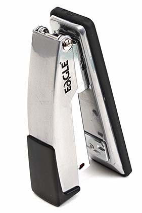 Степлер Eagle 207, скобы №24/6, 12 л., 117 мм, черный Степлер Eagle 207, скобы №24/6, 12 л., 117 мм, черный