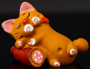 Сувенир полистоун Sima-Land, 4,2*3,7*3 см, «Котик спит на колбасе»